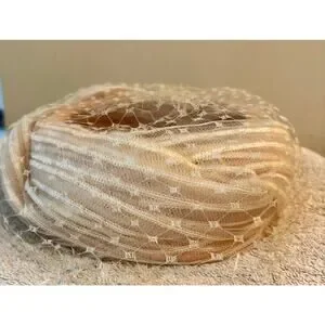 Vintage | Accessories | Vintage Beige Pillbox Fascinator 